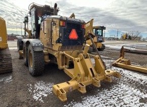 2011 Cat 140M