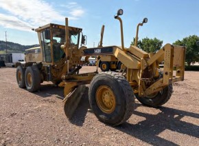 2004 Cat 140H