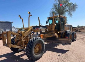 2003 Cat 140H