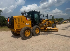 2013 Cat 12M2