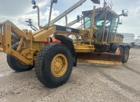 2005 Cat 140H