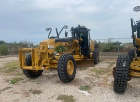 2014 Cat 140M2