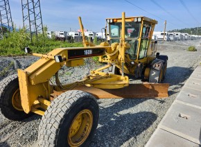 2002 Cat 160H