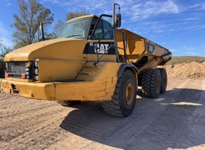 2008 Cat 740